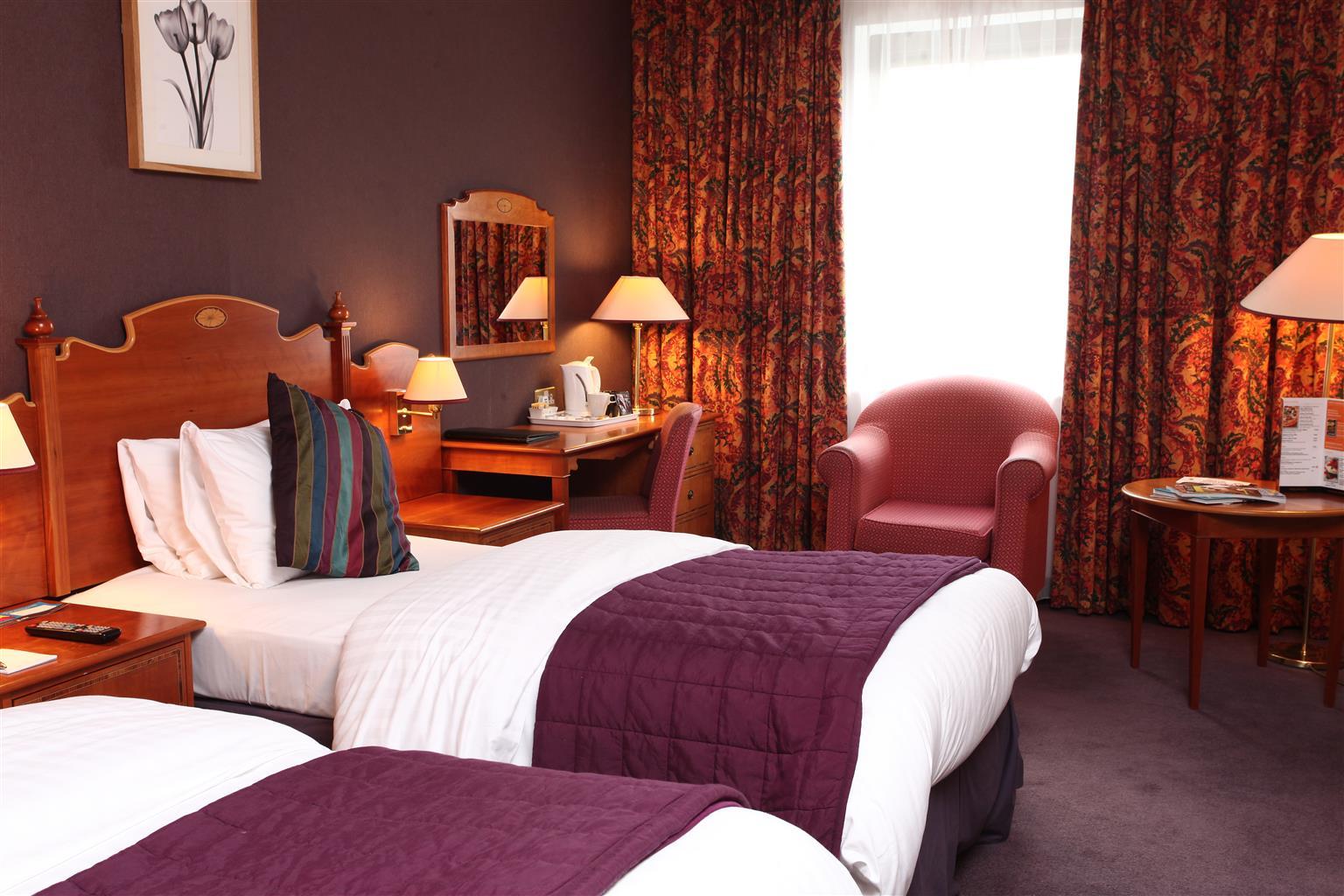 Hotel Cedar Court Bradford 4*